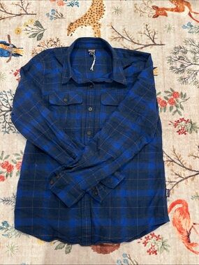 Patagonia Blue and navy plaid Button-Down Shirt